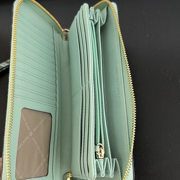 Michael Kors snake 🐍 python snake embossed leather large continental wallet - Picture 6 of 7